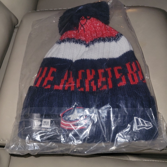 WINTER HATS - Picture 8 of 16